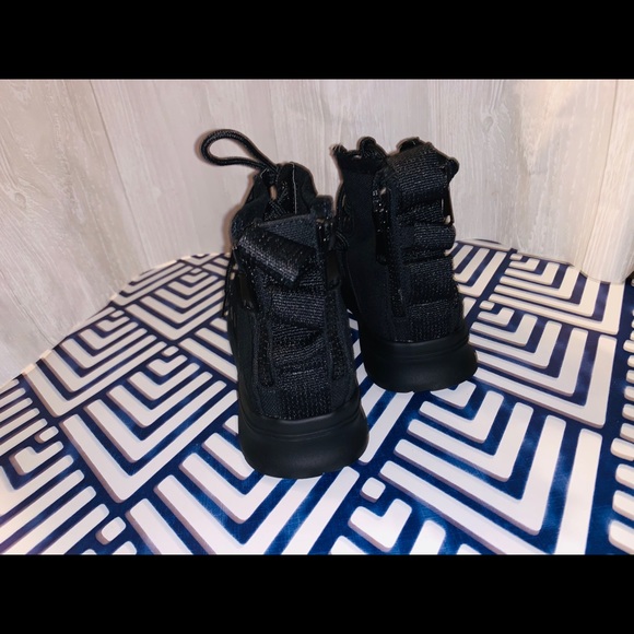 Black Suede Top Shoes - Picture 2 of 9